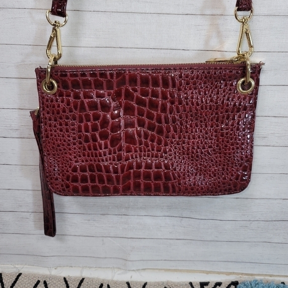 VICTOR MAROON FAUX SNAKESKIN WRISTLET - Picture 5 of 14